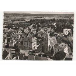 IS-sur-TILLE: l'église et la place vue aérienne 10X15 - très bon état