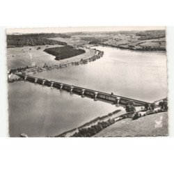 GROSBOIS-en-MONTAGNE: le barrage, le grand réservoir et sa digue de 550 mètres vue aérienne 10X15 - très bon état