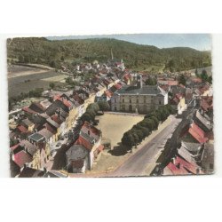 BLIGNY-sur-OUCHE: la place, la mairie vue aérienne 10X15 - très bon état