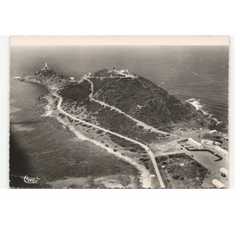 LES ILES SANGUINAIRES: vue aérienne 10X15 - très bon état