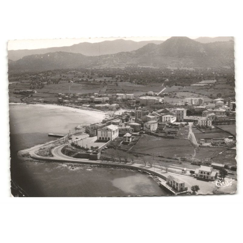 ILE-ROUSSE: au centre, hôtel bonaparte au 1er plan la gare vue aérienne 10X15 - très bon état