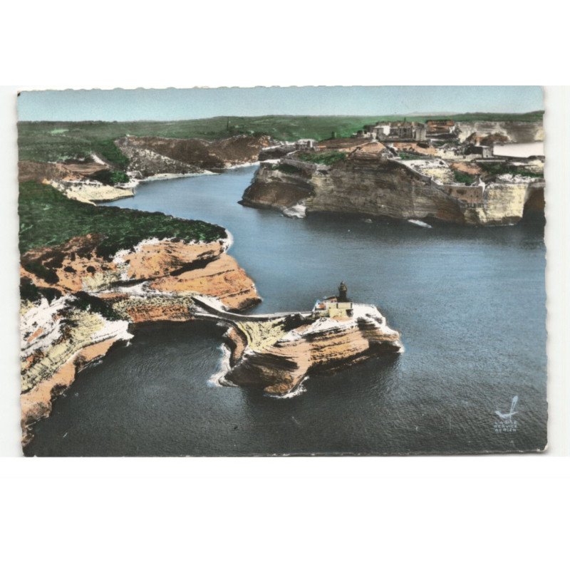 BONIFACIO: l'entrée du port vue aérienne 10X15 - très bon état