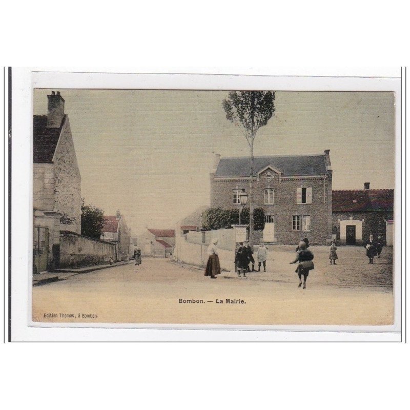 BOMBON : la mairie - tres bon etat