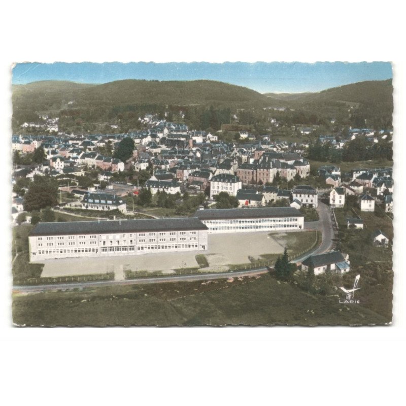 MEYMAC: le cours complémentaire et vue générale vue aérienne 10X15 - très bon état