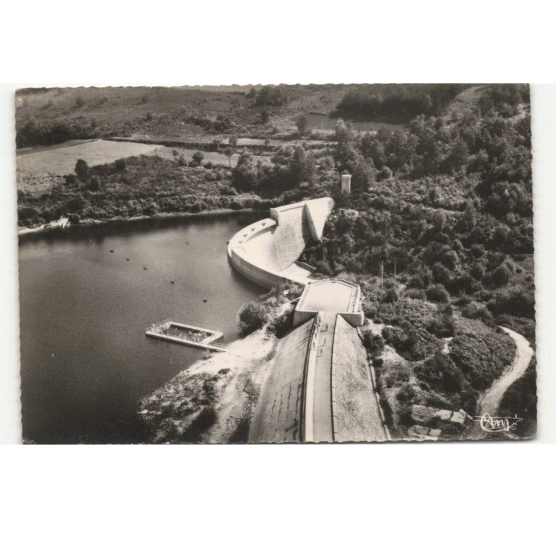 TREIGNAC: le lac des bariousses, baignade vue aérienne 10X15 - très bon état