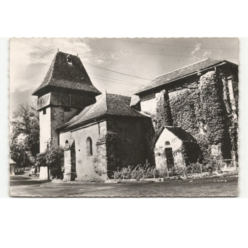 SAINT-CHAMANT: l'église vue aérienne 10X15 - très bon état