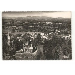 SEILHAC: château et le village vue aérienne 10X15 - très bon état