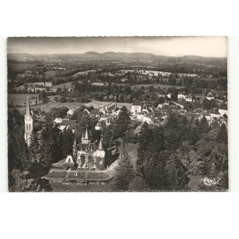 SEILHAC: château et le village vue aérienne 10X15 - très bon état