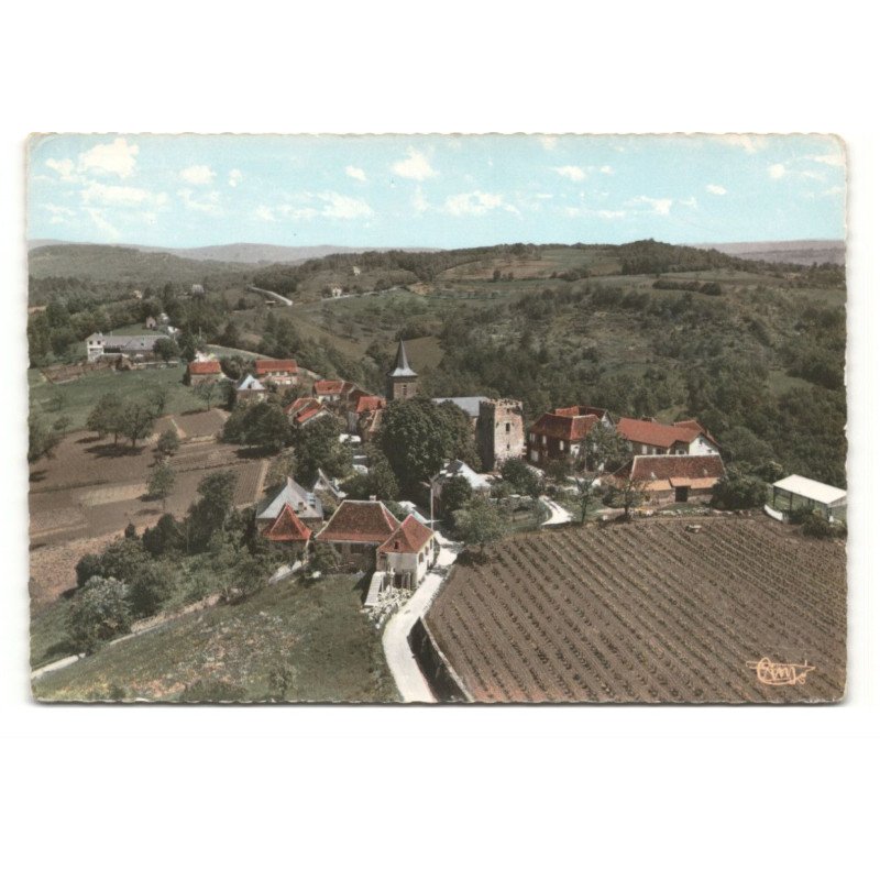 OUEYSSAC-les-VIGNES: pays de vin paillé, site de tourisme et de repos vue aérienne 10X15 - très bon état