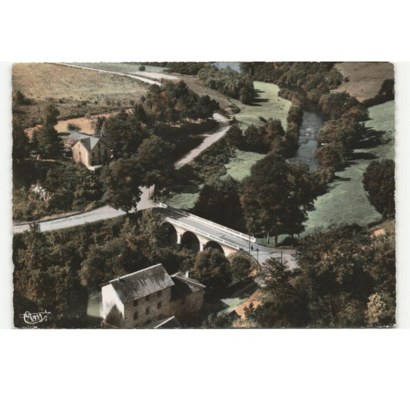 PEYRISSAC: auberge de la vézère vue aérienne 10X15 - très bon état