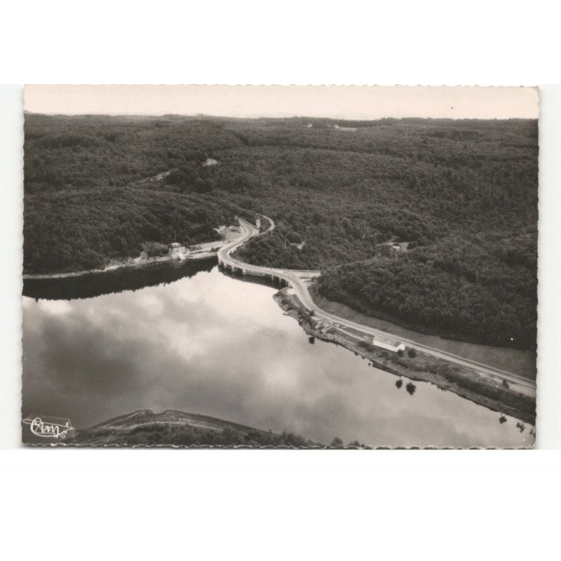 NEUVIC-D'USSEL: barrage de la triouzoune vue aérienne 10X15 - très bon état