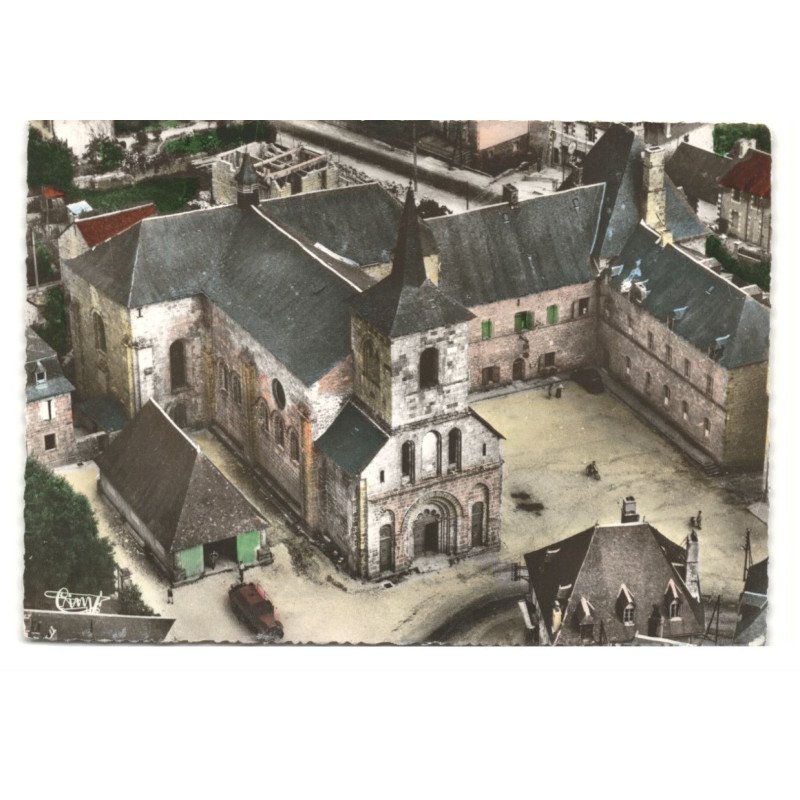 MEYMAC: ancienne église abbatiale vue aérienne 10X15 - très bon état
