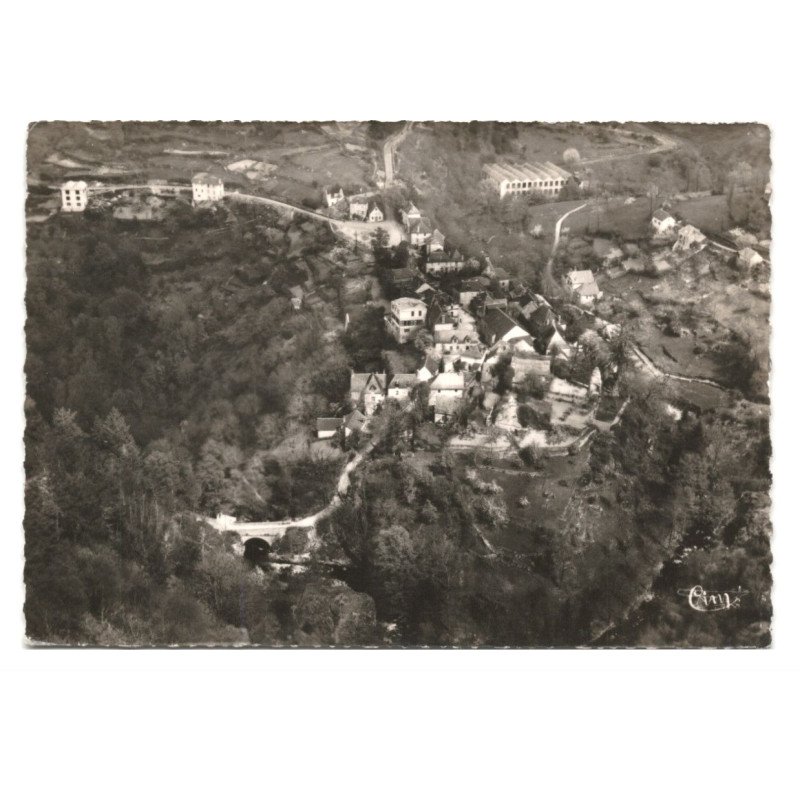 GIMEL: centre touristique ses cascades dans un cadre idéal vue aérienne 10X15 - très bon état