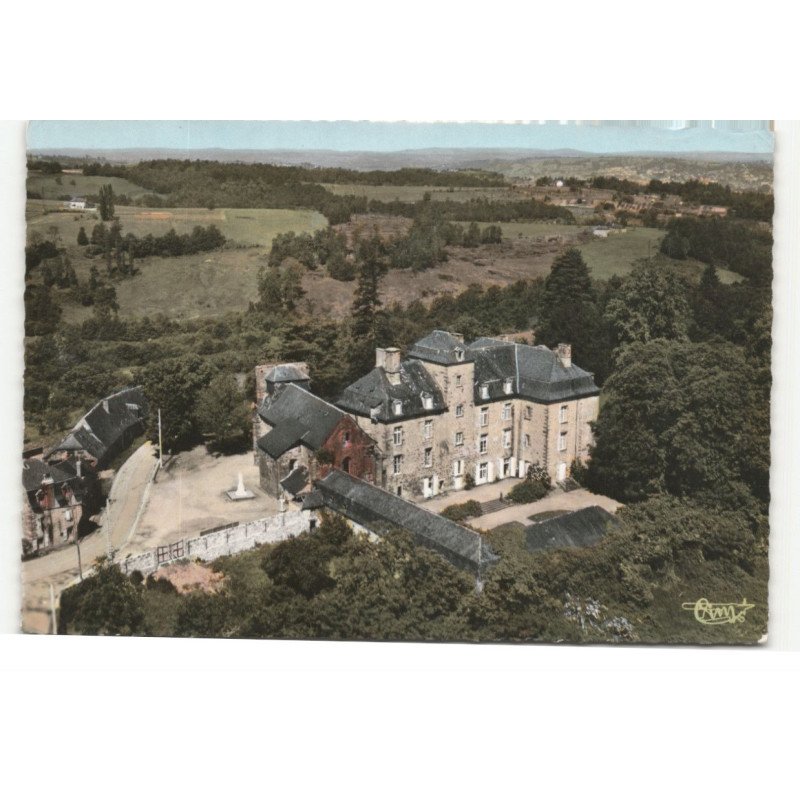 SOCNAC: le château et l'église vue aérienne 10X15 - très bon état