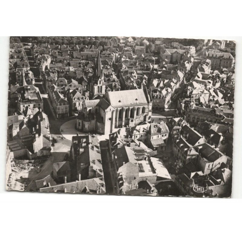 BRIVE: cathédrale saint-martin vue aérienne 10X15 - très bon état