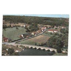 YVRE-L'EVEQUE: le pont romain et l'huisne vue aérienne 10X15 - très bon état