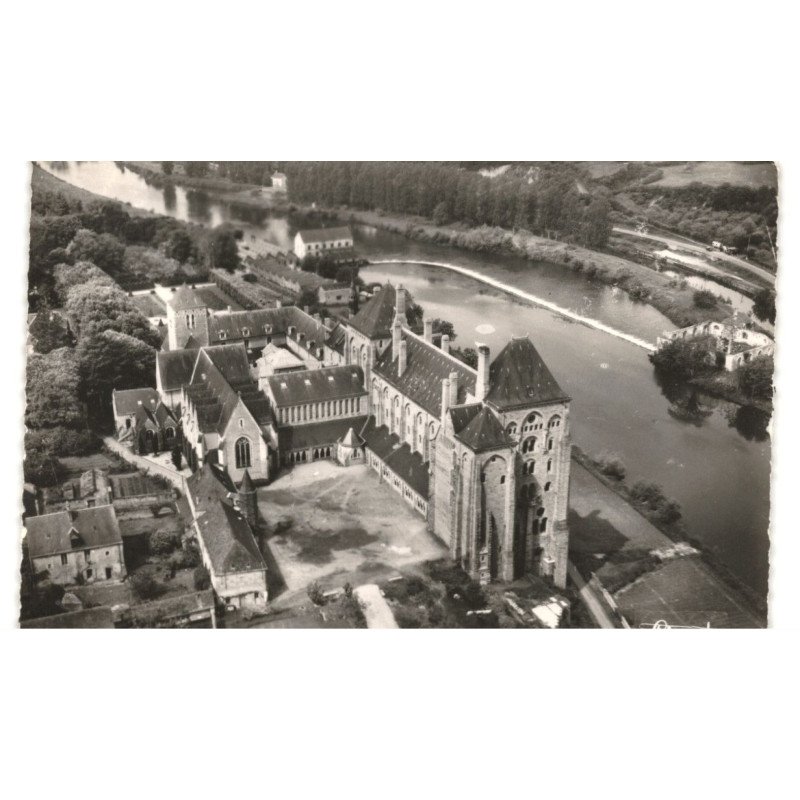 SOLESMES: l'abbaye saint-pierre vue aérienne 10X15 - très bon état
