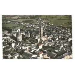 SILLE-le-GUILLAUME: l'église et le château vue aérienne 10X15 - très bon état