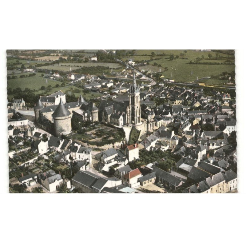 SILLE-le-GUILLAUME: l'église et le château vue aérienne 10X15 - très bon état