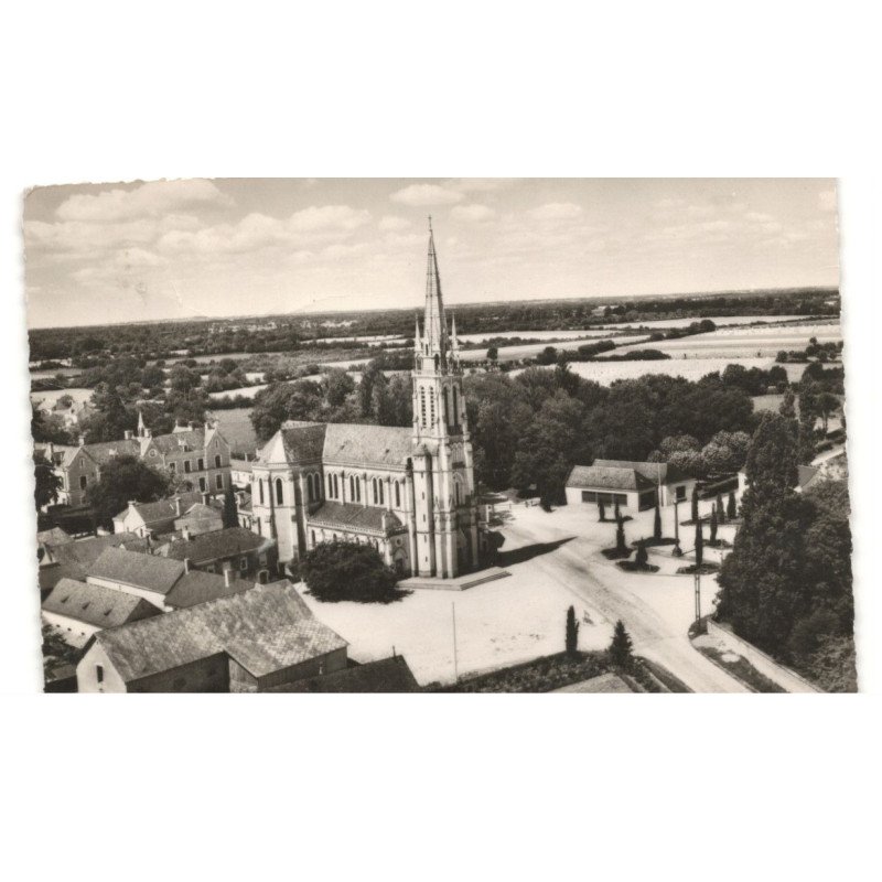 LA CHAPELLE-du-CHENE: la basilique vue aérienne 10X15 - très bon état