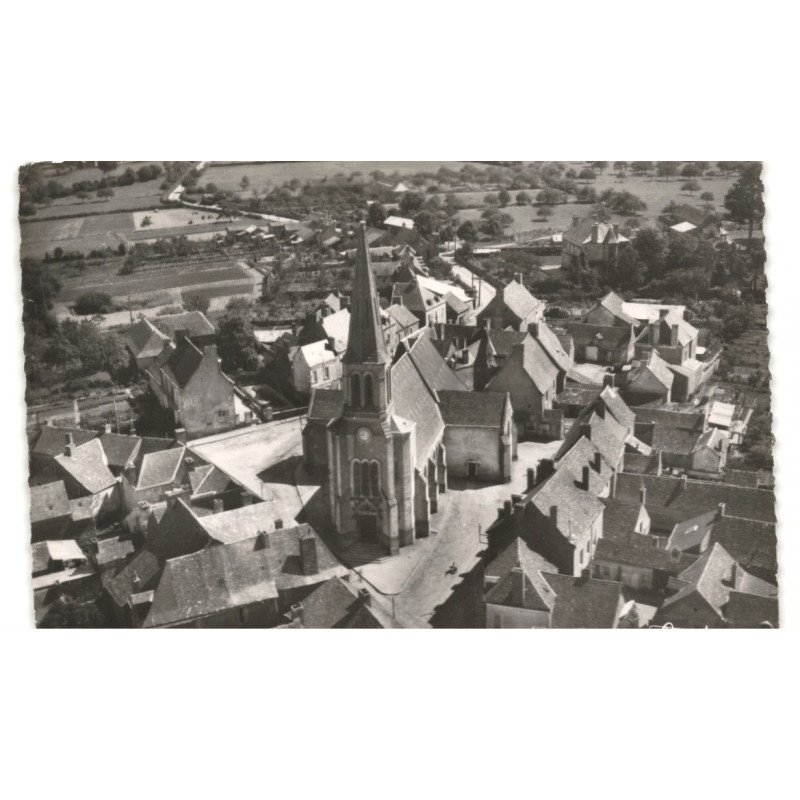 LA CHAPELLE-D'ALIGNE: l'église vue aérienne 10X15 - très bon état