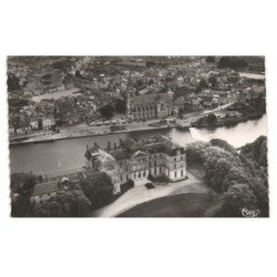 SABLE-sur-SARTHE: le château et l'église sur les bords vue aérienne 10X15 - très bon état