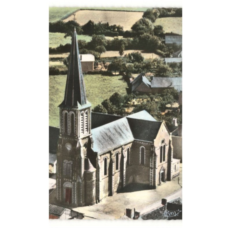 PARENNES: l'église vue aérienne 10X15 - très bon état