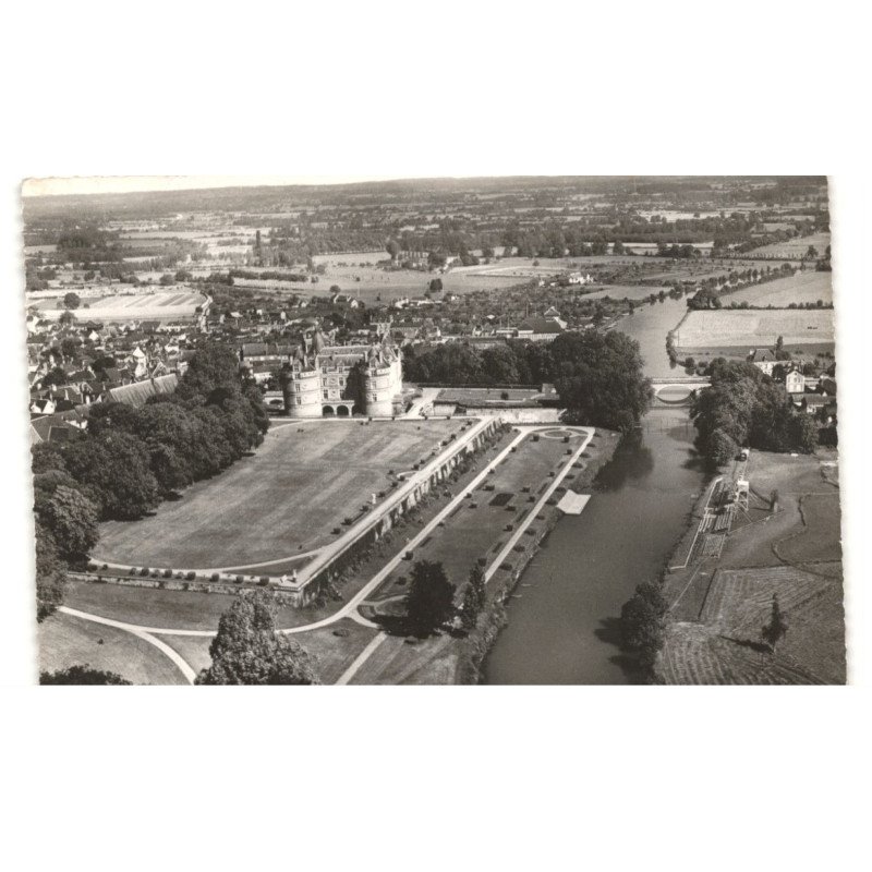 LE LUDE: le château vue aérienne 10X15 - très bon état