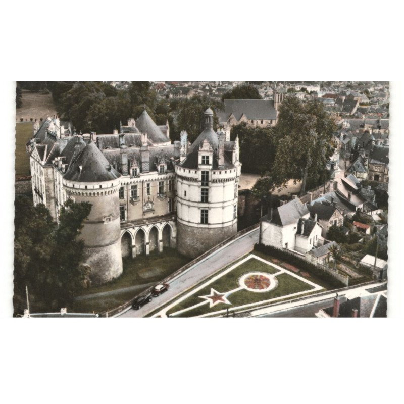 LE LUDE: façade sud du châteauvue aérienne 10X15 - très bon état
