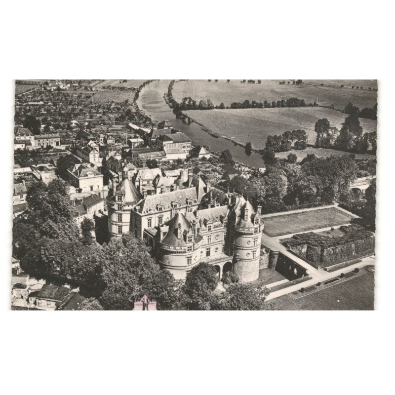 LE LUDE: le château vue aérienne 10X15 - très bon état