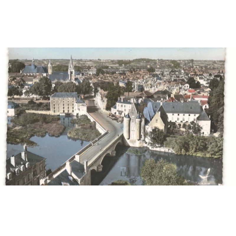 LA FLECHE: le loir, l'hôtel de ville et vue centrale vue aérienne 10X15 - très bon état