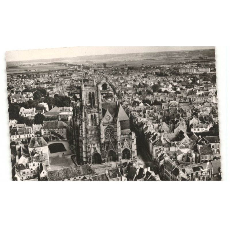 MEAUX: la cathédrale vue aérienne 10X15 - très bon état