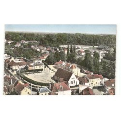 GRETZ-ARMAINVILLIERS: l'église place du générale Leclerc vue aérienne 10X15 - très bon état