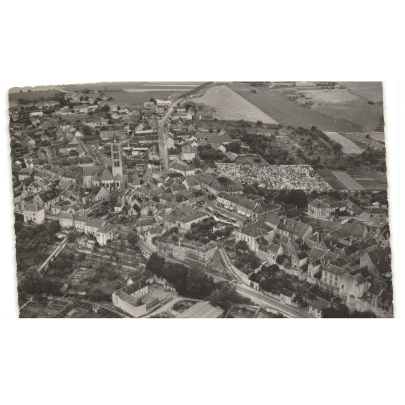 CHATEAU-LANDON: vue générale vue aérienne 10X15 - très bon état