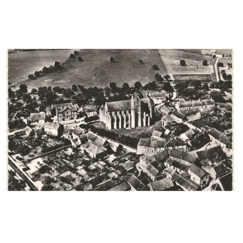 RAMPILLON: l'église saint-eliphe du XIIIe siecle classée monument historique vue aérienne 10X15 - très bon état