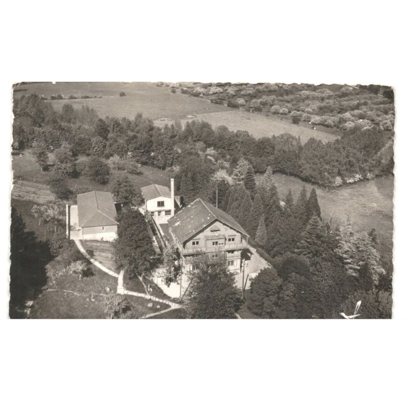 VILLENEUVE-sur-BELLOT: chalet de la fée, colonie d'enfants vue aérienne 10X15 - état