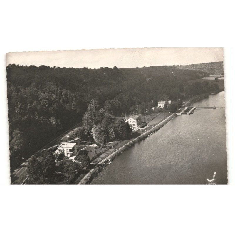 SAINT-JEAN-les-DEUX-JUMEAUX: l'écluse vue aérienne 10X15 - tès bon état