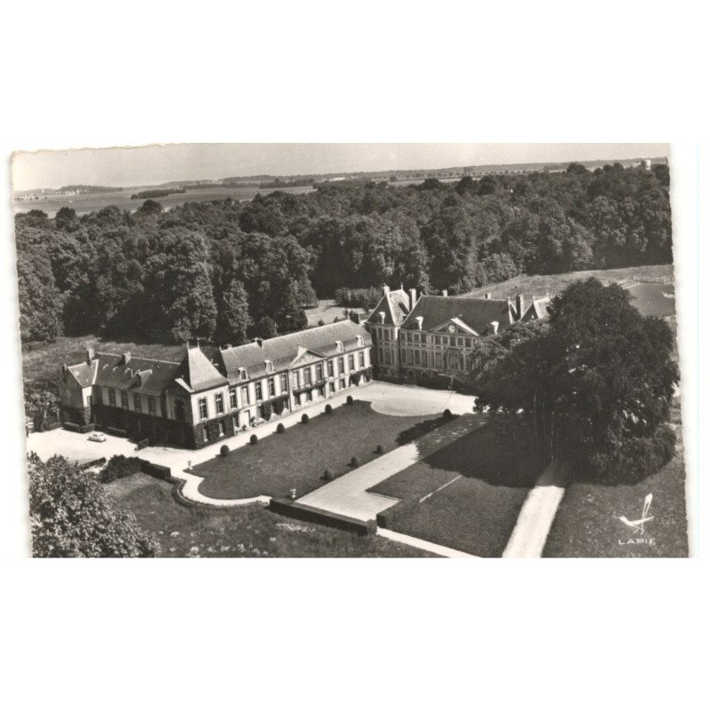 GOUVERNES: château de guermantes vue aérienne 10X15 - état