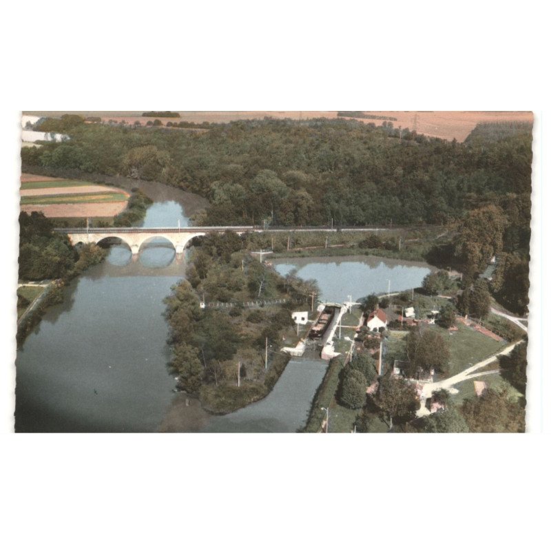 CHALIFERT: jonction canal de chalifert à la marne et l'écluse vue aérienne 10X15 - très bon état