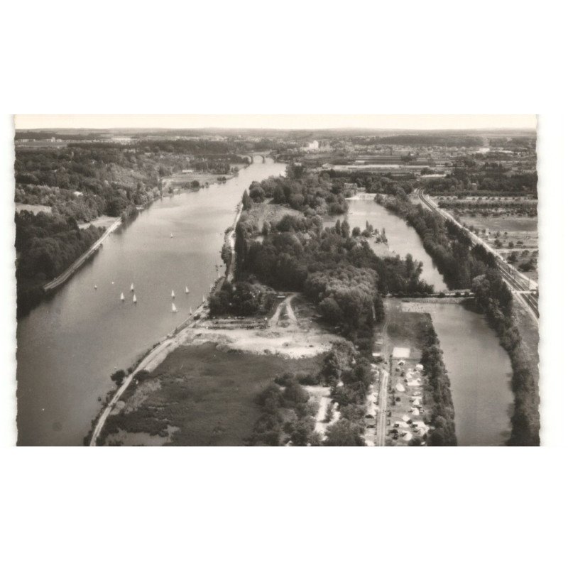 BOISSETTES: vallée de la seine base-école de yachting léger du touring club de france vue aérienne 10X15 - très bon état