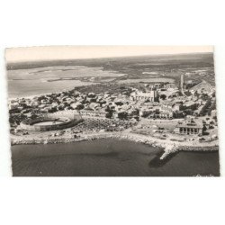 SAINTES-MARIES-de-la-MER: vue générale, les arènes, le casino vue aérienne 10X15 - très bon état
