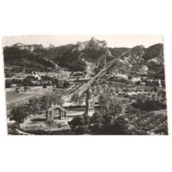 SAINT-REMY-de-PROVENCE: antiques les ruines romaines de glenum et le mont gossier vue aérienne 10X15 - très bon état