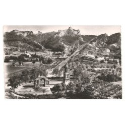 SAINT-REMY-de-PROVENCE: les antiques les ruines romaines de glanum et le mont gossier vue aérienne 10X15 - très bon état