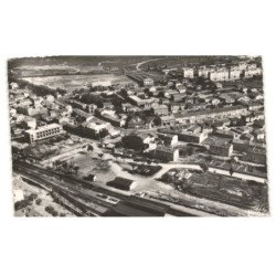 MIRAMAS: quartier de la gare, côte istres et cité jardin au fond vue aérienne 10X15 - très bon état