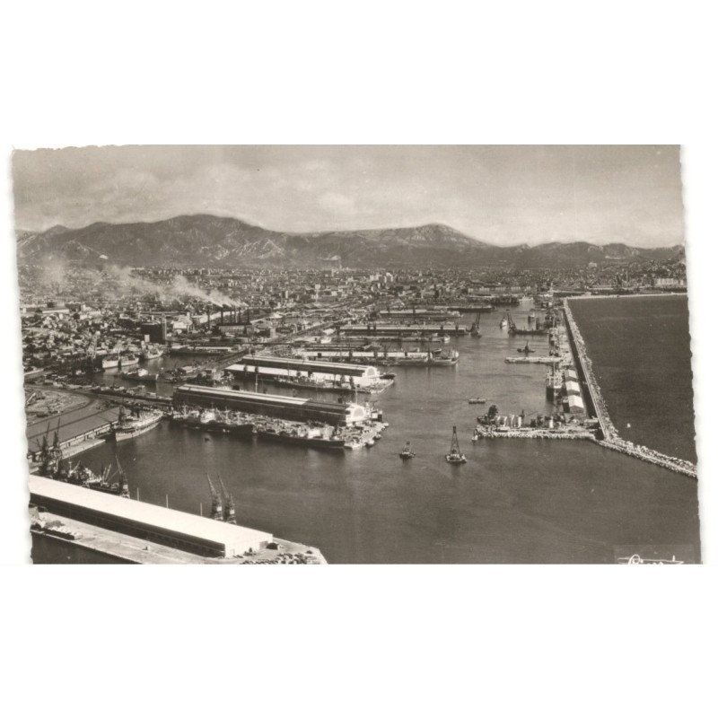 MARSEILLE: sur les bassins du port de la joliette vue aérienne 10X15 - très bon état