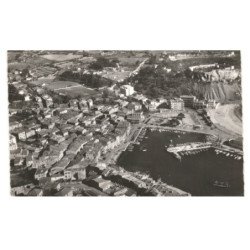 CASSIS: la ville, le port, le château vue aérienne 10X15 - très bon état