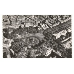 AIX-en-PROVENCE:la place de la rotonde et la grande fontaine vue aérienne 10X15 - très bon état