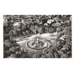 AIX-en-PROVENCE: la rotonde et la fontaine vue aérienne 10X15 - très bon état (timbre arrachée)
