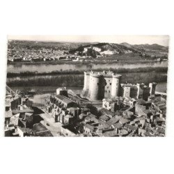 TARASCON: l'église sainte-marlhe et le château du roi rené vue aérienne 10X15 - très bon état
