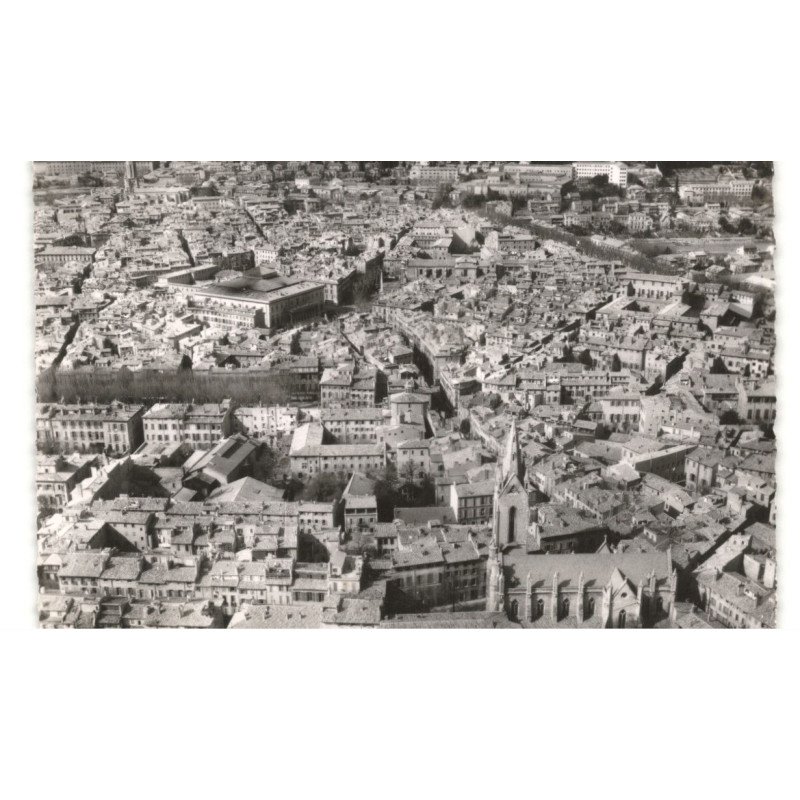 AIX-en-PROVENCE: au premier plan la chapelle du couvent de saint-thomas de villeneuve vue aérienne 10X15 - très bon état